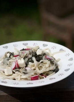 Tagliatelles de quinoa aux radis blettes et feta