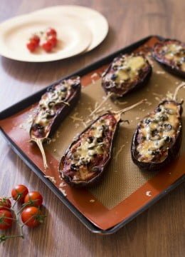 Aubergines pizza aux tomates et câpres : photo de la recette