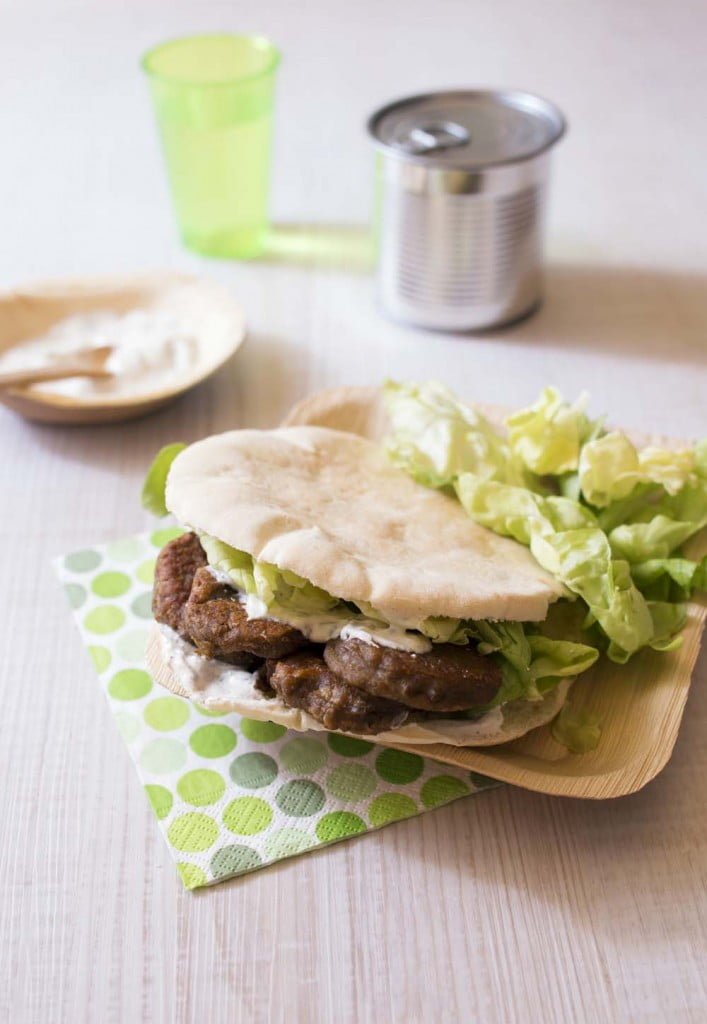 Photo de la recette : Pain pita garnie aux galettes de lentilles