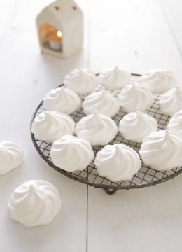 Petites meringues vegan sans oeuf, au jus de pois chiches : photo de la recette