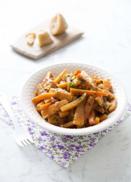 Bâtonnets de carottes au citron confit et épices