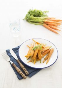 Jeunes carottes poêlées au pesto