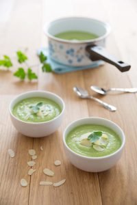 Velouté de brocolis aux amandes