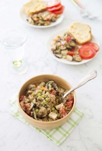 Salade d’été multicolore aux légumes grillés