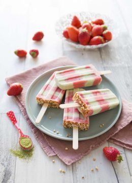 Bâtonnets glacés fraises moringa : photo de la recette