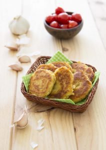 Galettes de lentilles corail, ciboulette et ail