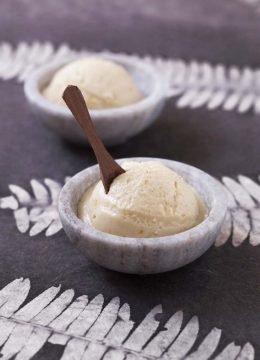 Glace vegan pêches noisettes