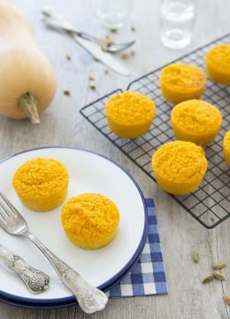 Petits flans de semoule à la cardamome et courge butternut : photo de la recette