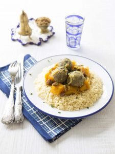 Couscous végétarien au fonio, carottes et olives noires