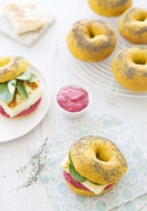 Bagels halloumi grillé betterave curcuma