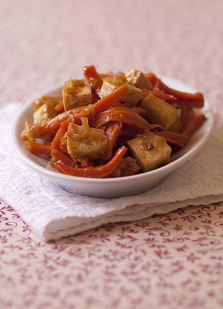 Photo de la recette : Tofu sauté aux carottes, gingembre et miel