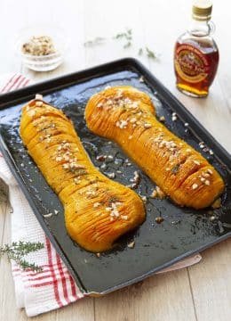 Butternut hasselback au sirop d’érable et noisettes