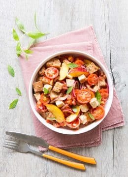 Panzanella tomates et pêches