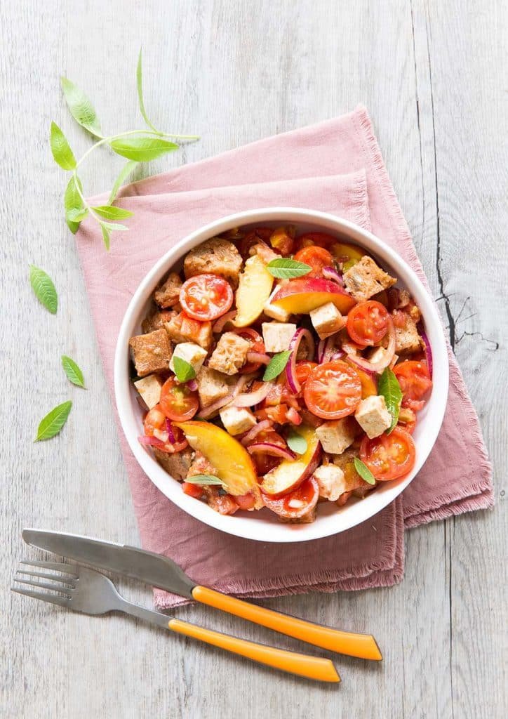 Photo de la recette : Panzanella tomates et pêches