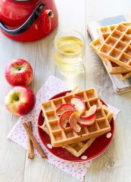 Gaufres vegan trop trop bonnes aux pommes et cannelle