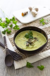 Soupe au chou chinois et champignons