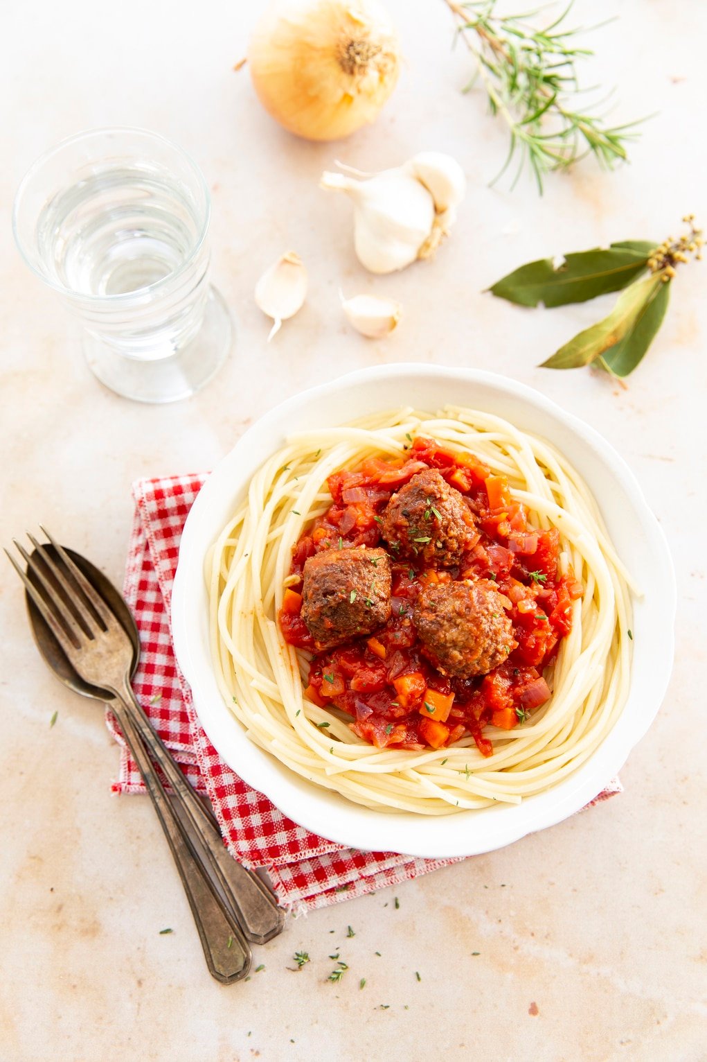 Spaghettis aux boulettes et sauce tomate - végane