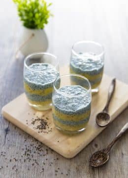 Chia pudding marbré mangue-spiruline