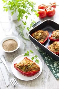 Poivrons farcis au fonio, courgette et tomates – sans fodmaps