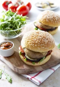 Burger végétarien aubergine tomates – galettes boulgour chèvre miel Senfas