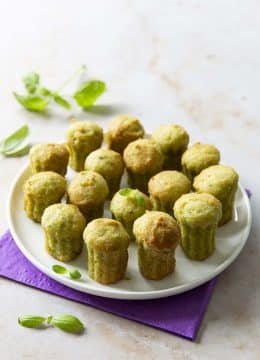 Recette Délicieux cannelés salés au basilic - en vidéo