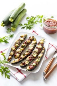 Courgettes rôties sauce tomate et chèvre