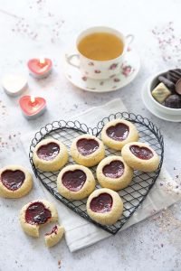 Biscuits coeur cerises pour la Saint-Valentin