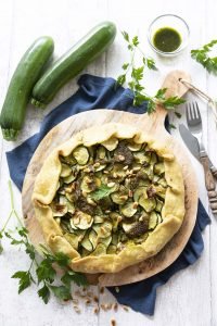 Tarte rustique à la courgette et au pesto de persil