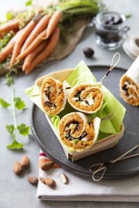 Wraps aux carottes, olives noires, feta et coriandre