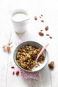 Granola aux baies de goji, noix de pécan et noisettes