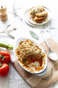 Crumble d’été aux tomates, poivrons et courgettes