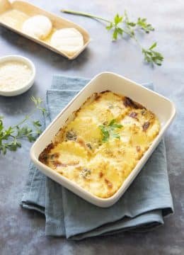 Gratin de gnocchi de semoule à la romaine gratiné aux 4 fromages