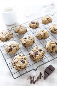 Cookies vegan hyperprotéinés aux pépites de chocolat et aux pois chiches