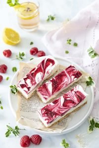 Barres glacées aux framboises et fromage blanc