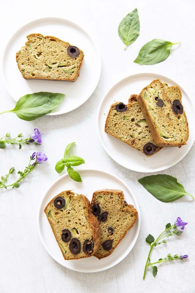 Photo de la recette : Cake aux courgettes olives et basilic