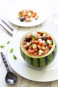 Salade estivale à la pastèque, concombre, feta et olives noires