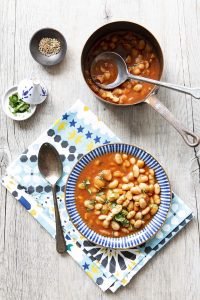 Haricots blancs à la sauce tomate et aux épices marocaines