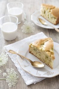 Gâteau au yaourt à la rhubarbe – sans lactose