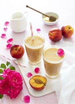 Smoothie onctueux pêche et verveine citronnée