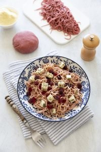 Spaghetti à la betterave – pâtes fraîches